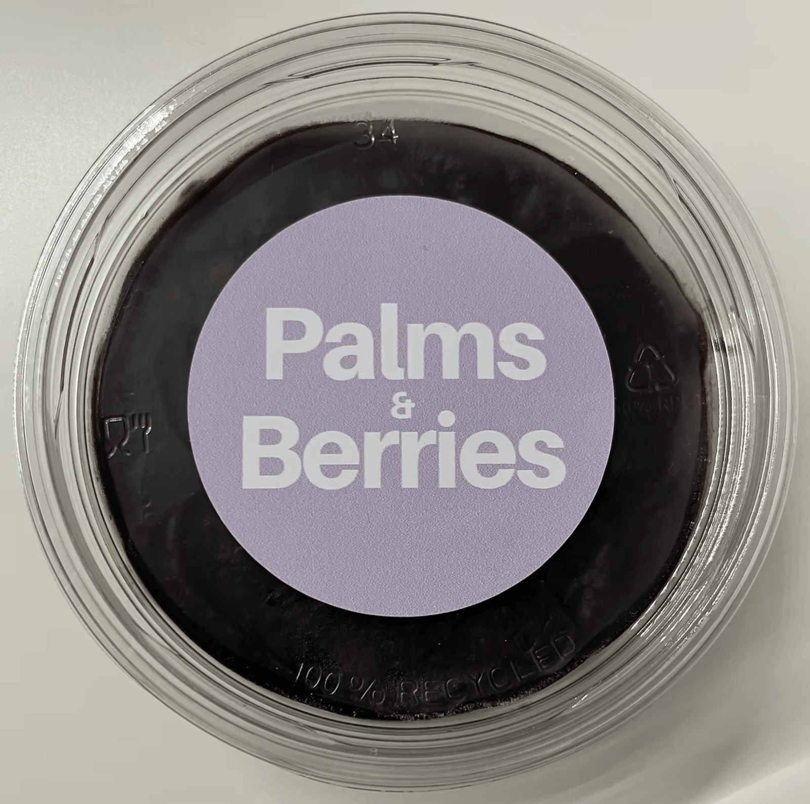 Palms & Berries açaí bowl — violetinpunainen marja-sorbetti